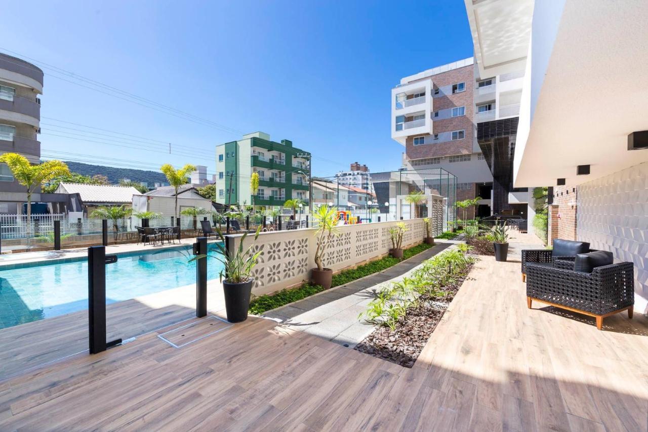 Terrazzo 602B - Cobertura duplex à poucos metros da praia de Bombas - Condomínio com piscina - Academia - Solário Bombinhas Extérieur photo