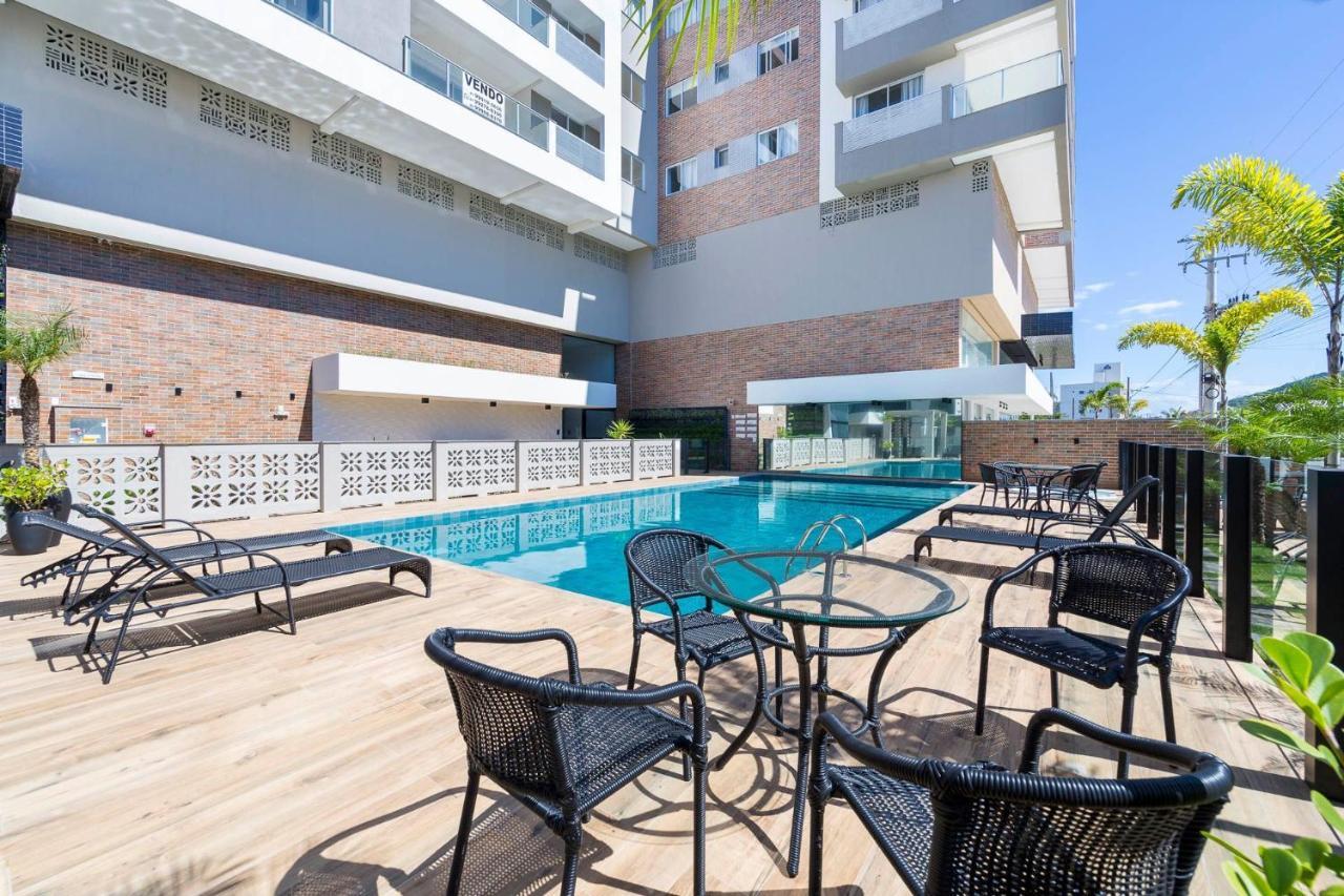 Terrazzo 602B - Cobertura duplex à poucos metros da praia de Bombas - Condomínio com piscina - Academia - Solário Bombinhas Extérieur photo